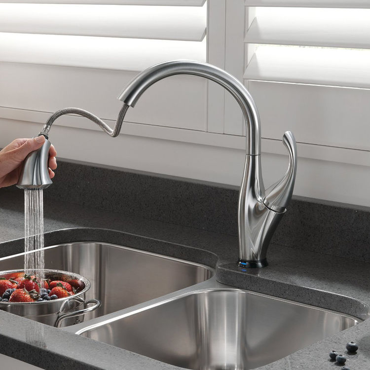 Delta 9178TARDST Leland Single Handle PullDown Kitchen Faucet w